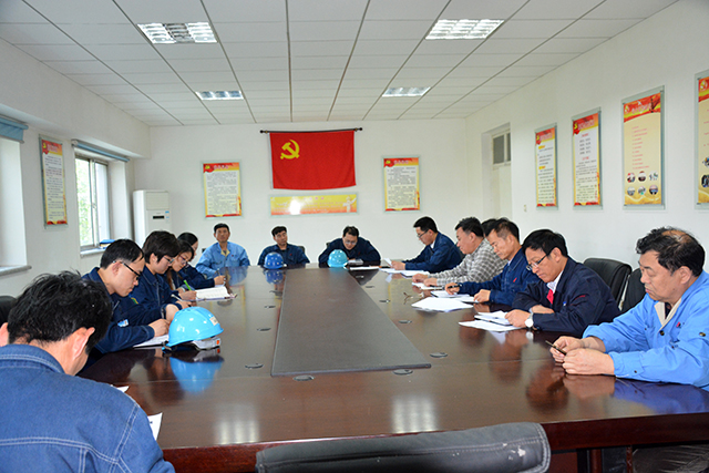 2018年5月10日石島重工黨委全體黨員，在黨員活動室認(rèn)真學(xué)習(xí)貫徹習(xí)近平總書記在紀(jì)念馬克思誕辰200周年大會的講話.JPG